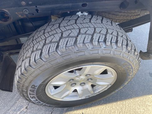 Used 2018 Chevrolet Silverado 1500 LT w/ All Star Edition image 19