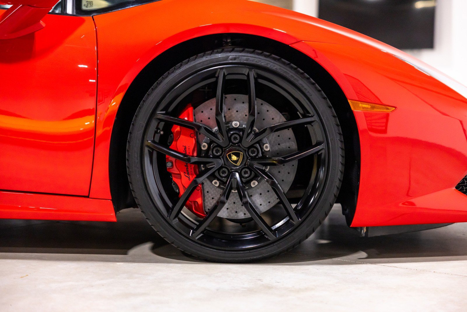 Used 2015 Lamborghini Huracan LP 610-4 AWD/4WD image 23