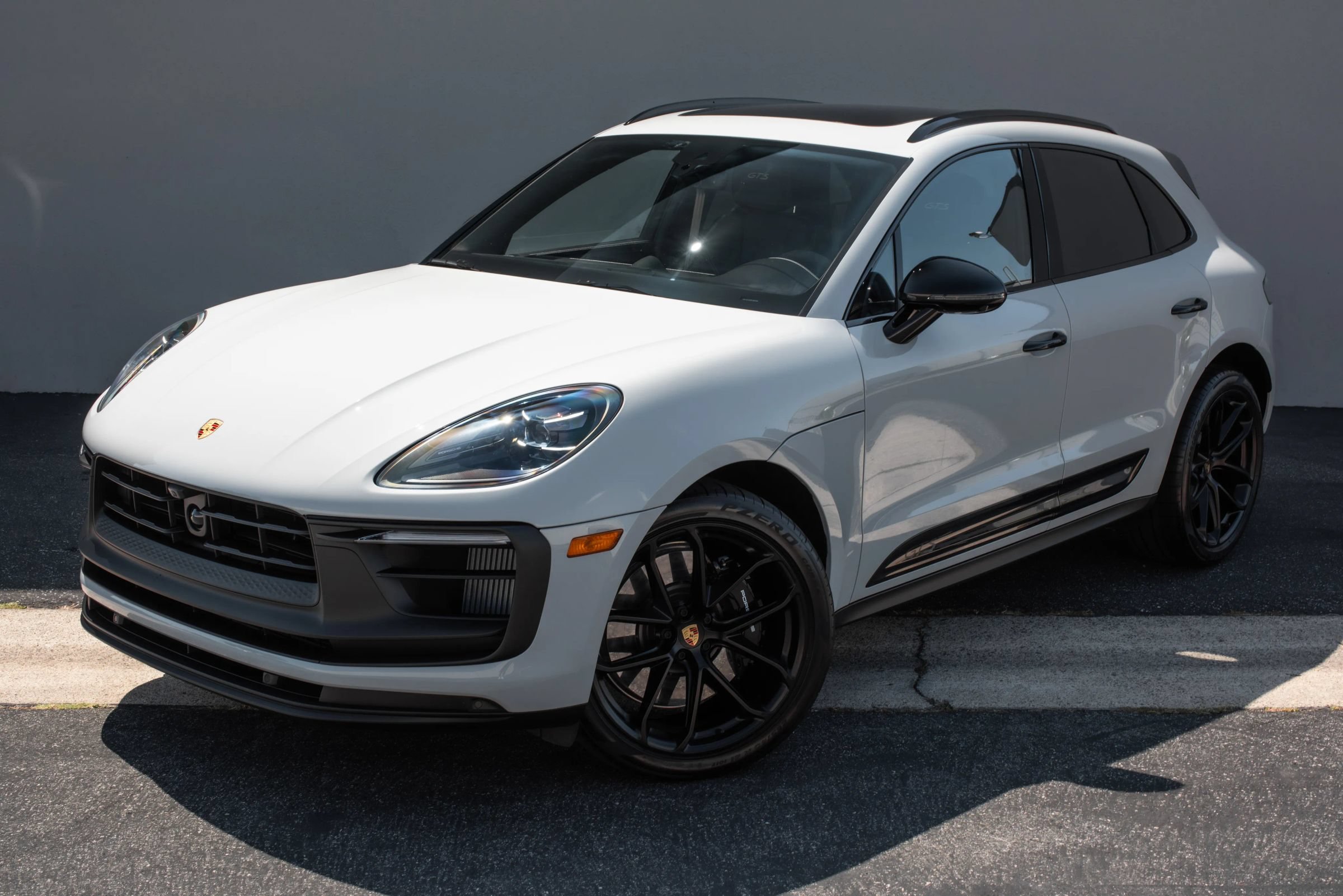 Used 2026 Porsche Macan GTS AWD/4WD image 2