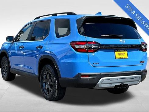 New 2025 Honda Pilot TrailSport image 3