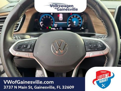 Certified 2025 Volkswagen Atlas SE image 23