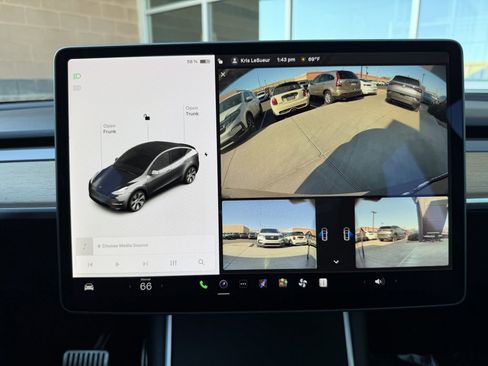 Used 2020 Tesla Model Y Long Range image 24