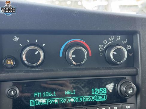 Used 2025 Chevrolet Express 2500 w/ Driver Convenience Package RWD image 24