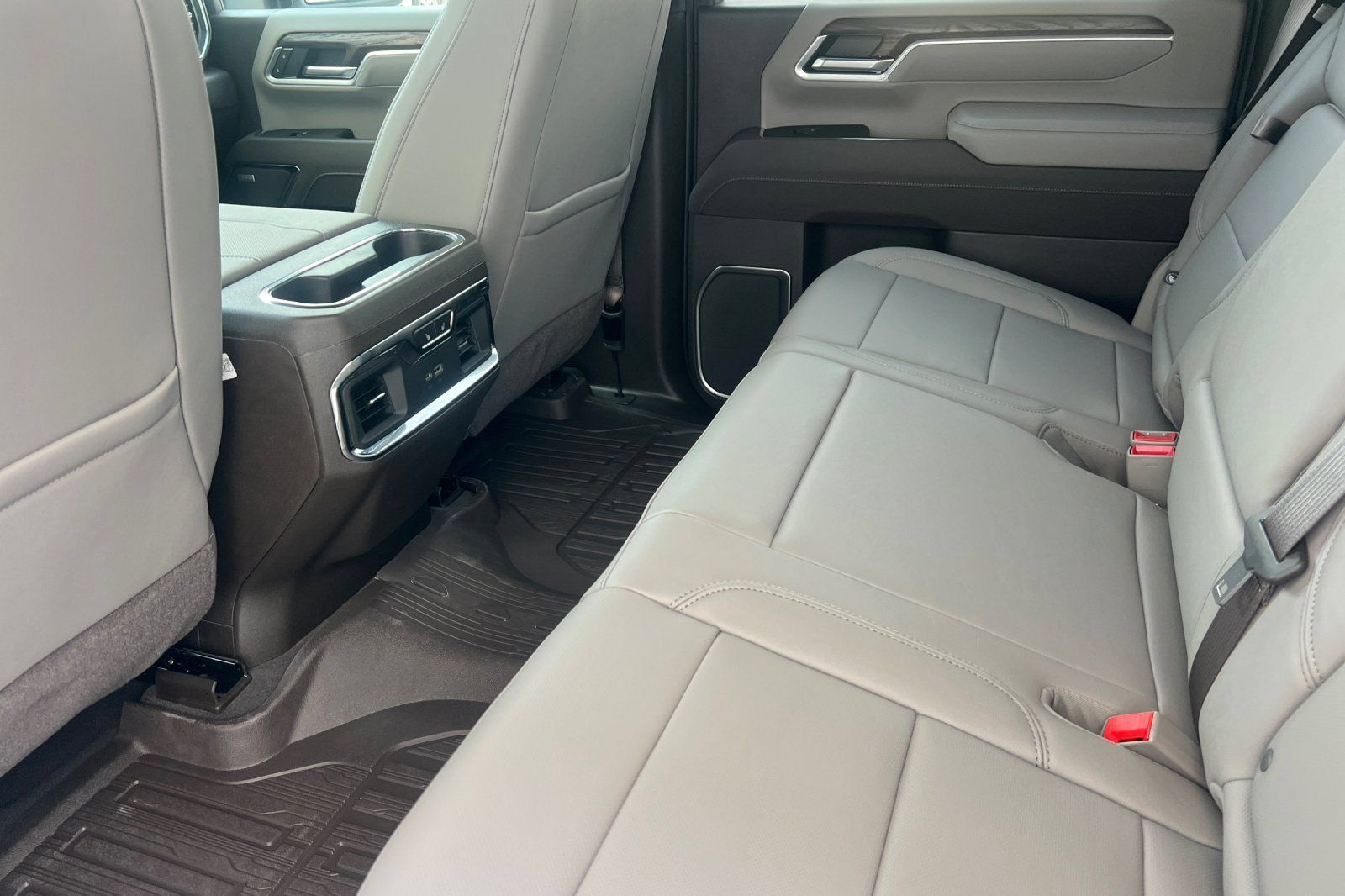 New 2026 GMC Sierra 2500 SLT w/ SLT Premium Package AWD/4WD image 9