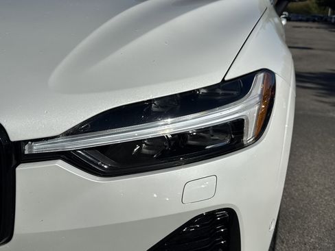 Used 2025 Volvo XC60 B5 Plus image 6