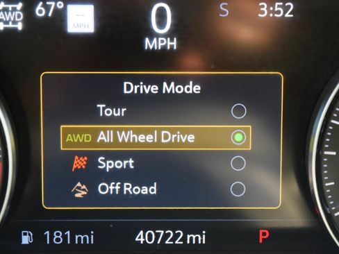 Used 2021 Buick Envision Avenir AWD/4WD image 37