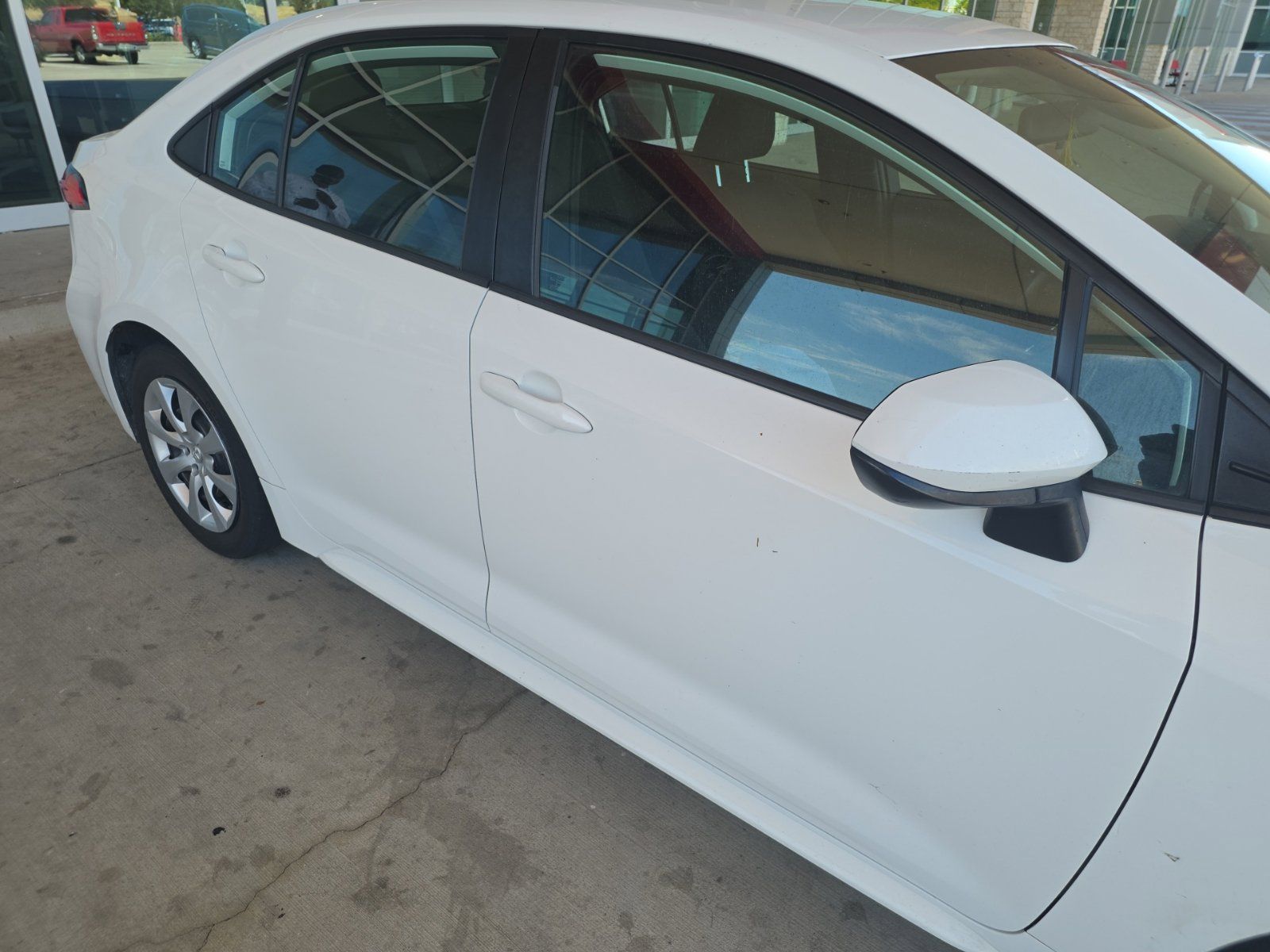Used 2021 Toyota Corolla LE FWD image 17