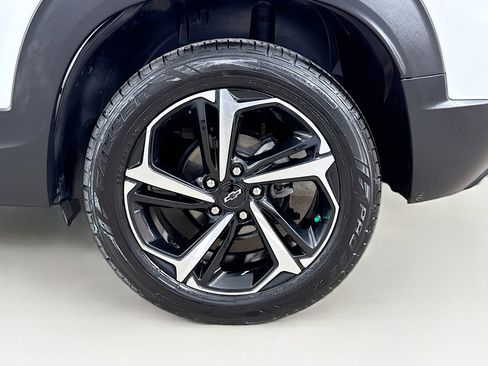Used 2023 Chevrolet TrailBlazer RS AWD/4WD image 31