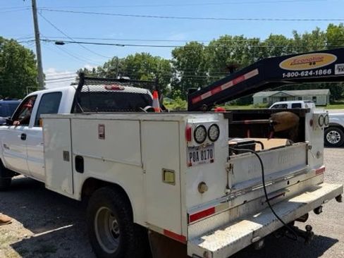 Used 2006 GMC Sierra 3500 SLT w/ Heavy-Duty Power Package AWD/4WD image 6
