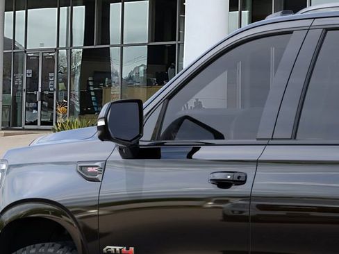 New 2026 GMC Yukon XL AT4 w/ AT4 Premium Plus Package AWD/4WD image 12