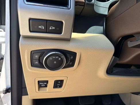 Used 2019 Ford F150 Lariat RWD image 31