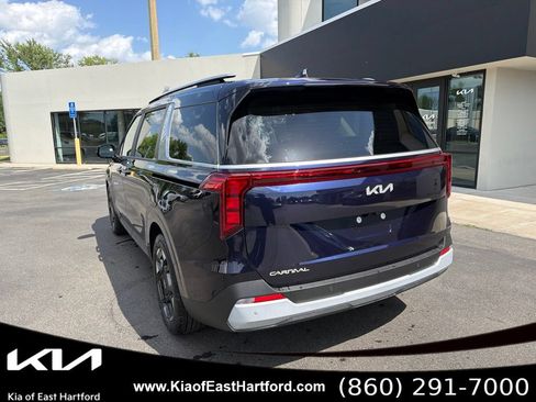 New 2026 Kia Carnival EX FWD image 10
