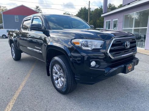 Used 2016 Toyota Tacoma SR5 w/ SR5 Appearance Package (SN) image 4