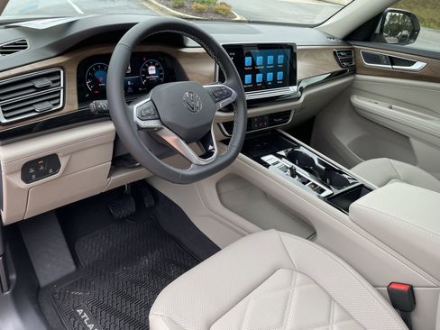New 2026 Volkswagen Atlas SE image 17