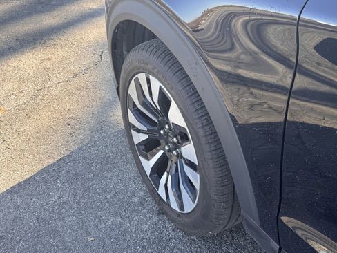 New 2026 Ford Explorer Platinum w/ LUX Leather Package image 8