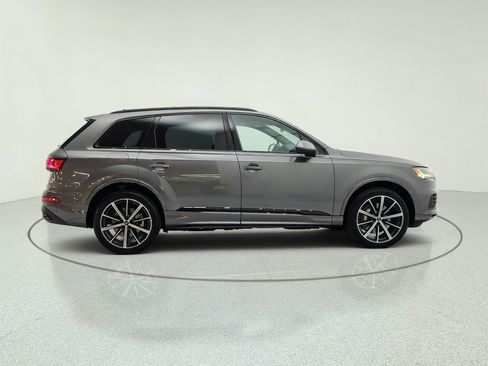 Used 2023 Audi Q7 3.0T Premium Plus w/ Premium Plus Package AWD/4WD image 4