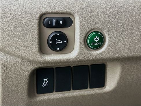 Used 2017 Honda Pilot EX image 16