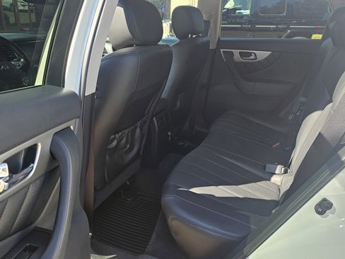 Used 2017 INFINITI QX70 2WD w/ Premium Package image 21