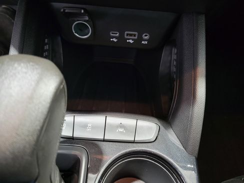 Certified 2022 Chevrolet TrailBlazer LT w/ Convenience Package image 21