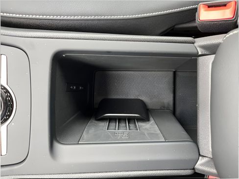 Used 2025 Volkswagen Tiguan SE image 20