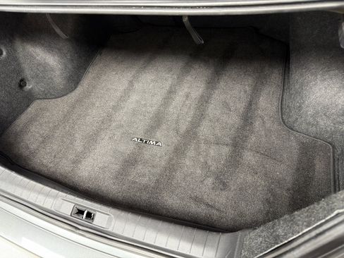 Used 2015 Nissan Altima 2.5 SV w/ Convenience Package image 38