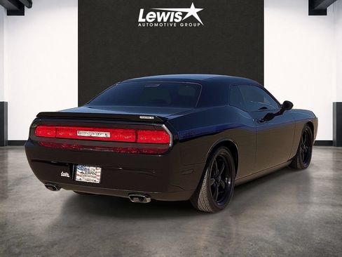 Used 2010 Dodge Challenger R/T w/ Mopar 10 Pkg RWD image 4