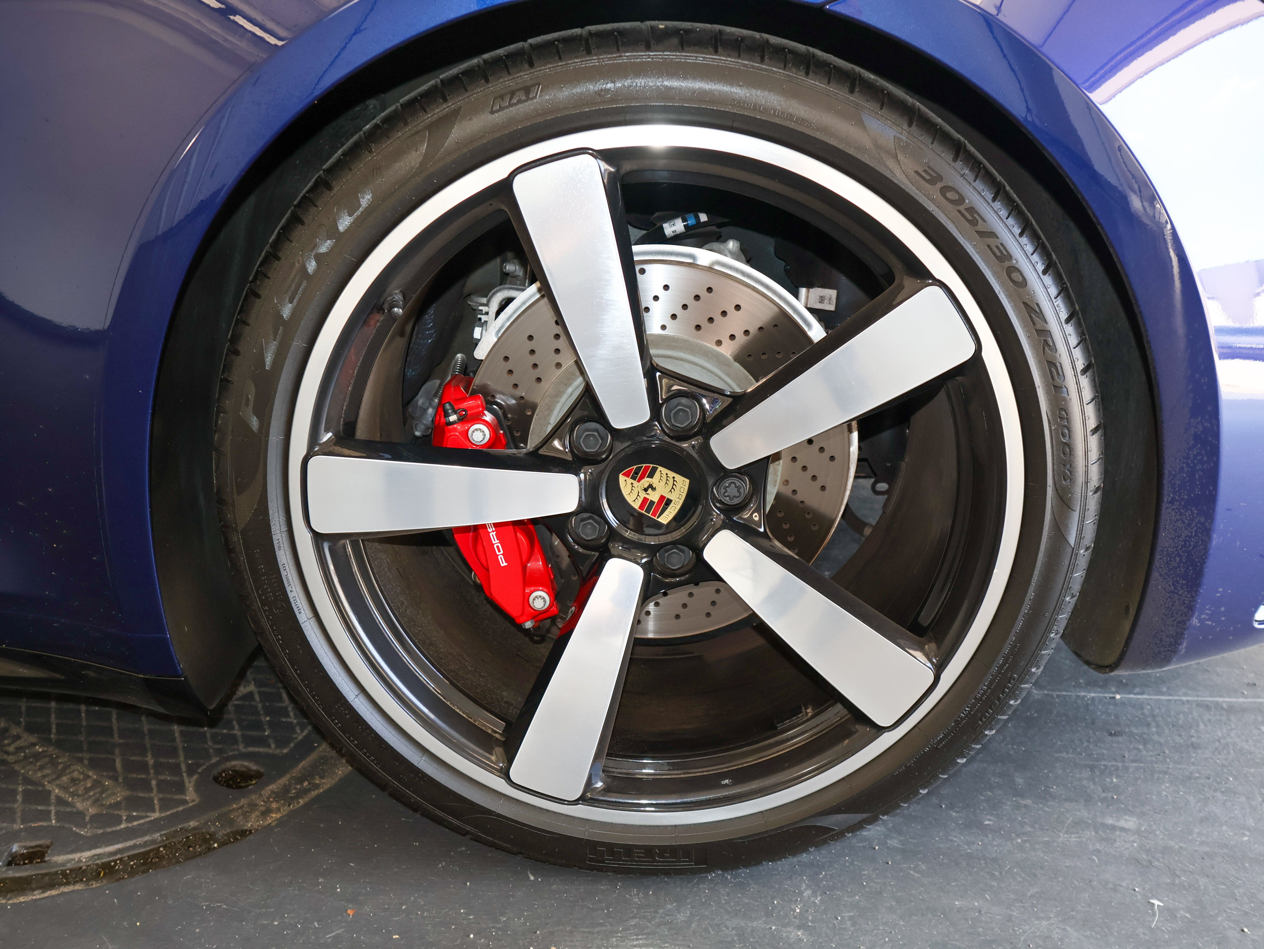 Used 2024 Porsche 911 Carrera 4S AWD/4WD image 40