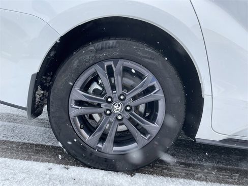 Used 2025 Toyota Sienna XSE image 12