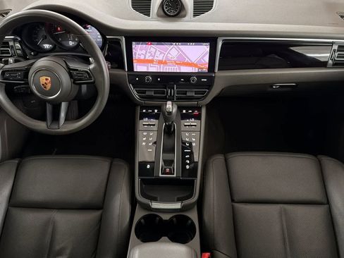 Used 2022 Porsche Macan AWD/4WD image 3