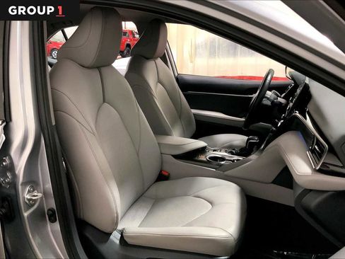 Used 2024 Toyota Camry XLE image 8