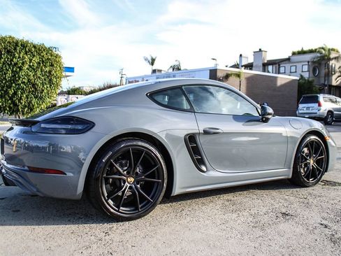 Used 2025 Porsche 718 Cayman RWD image 6