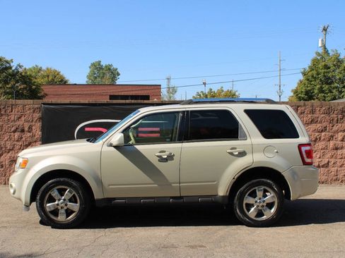 Used 2009 Ford Escape Limited FWD image 2