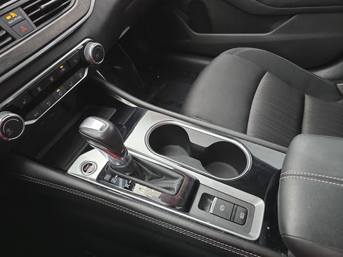 Certified 2023 Nissan Altima 2.5 SV w/ SV Premium Package FWD image 24