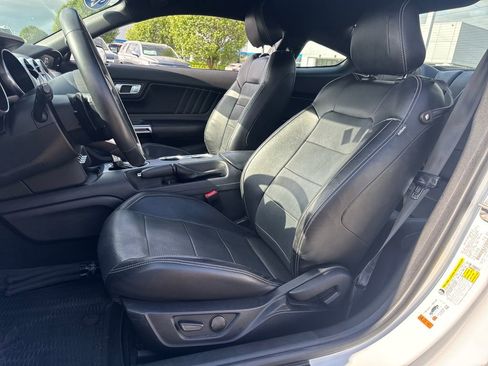 Used 2022 Ford Mustang GT Premium image 14