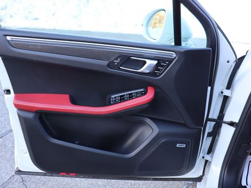 Used 2020 Porsche Macan GTS image 21