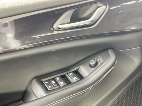 Used 2023 Jeep Grand Cherokee Laredo AWD/4WD image 17