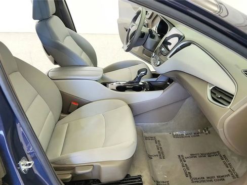 Used 2025 Chevrolet Malibu LT FWD image 14