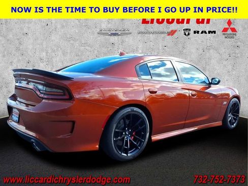 Used 2023 Dodge Charger Scat Pack w/ Dynamics Package image 2