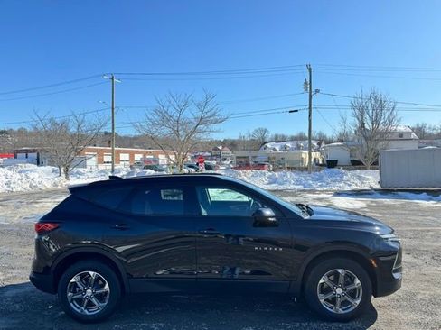 Used 2024 Chevrolet Blazer LT w/ Convenience Package AWD/4WD image 4