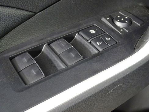 Used 2022 Toyota RAV4 XLE Premium image 16