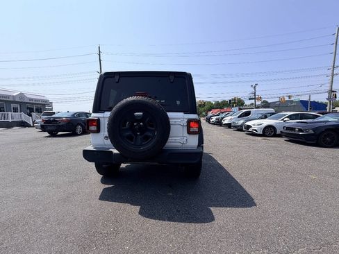 Used 2018 Jeep Wrangler Unlimited Sport AWD/4WD image 17