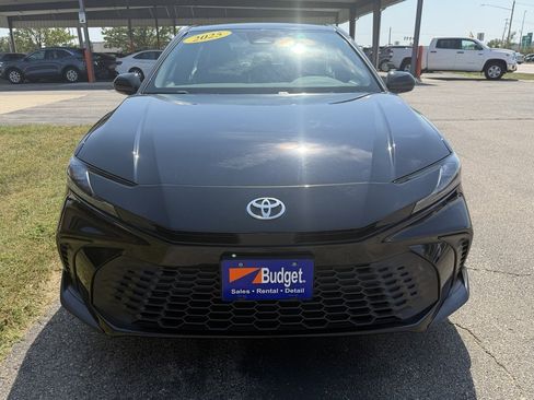 Used 2025 Toyota Camry SE AWD/4WD image 8