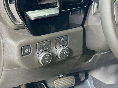 New 2026 GMC Sierra 1500 Elevation image 5