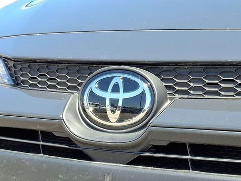 Used 2025 Toyota Corolla LE FWD image 33