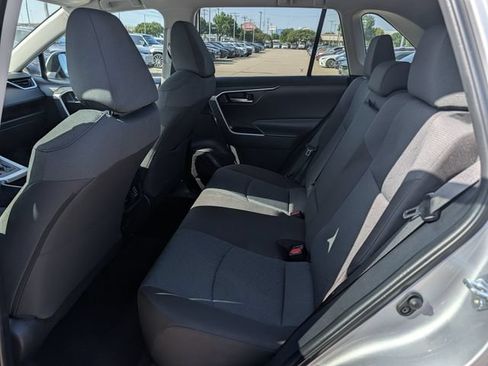 Used 2025 Toyota RAV4 XLE FWD image 27