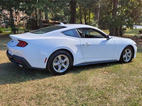 Used 2024 Ford Mustang Coupe image 11