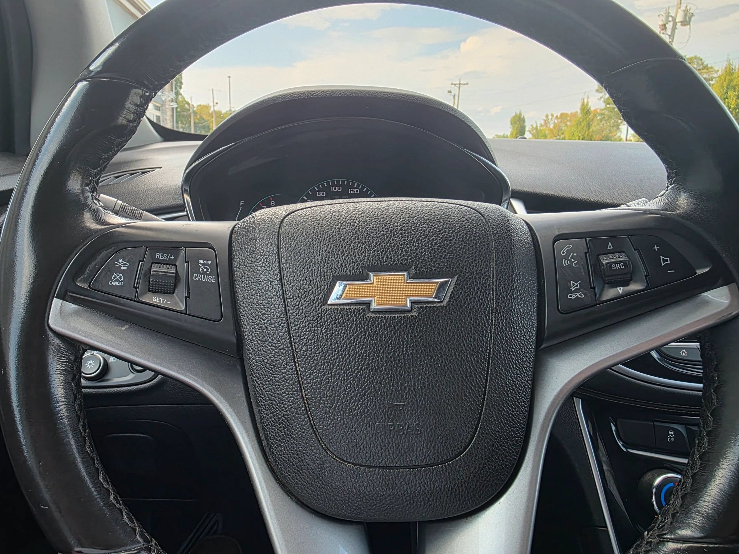 Used 2018 Chevrolet Trax Premier w/ LPO, Cargo Package AWD/4WD image 15