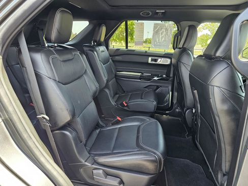 Used 2022 Ford Explorer ST w/ Equipment Group 401A AWD/4WD image 12