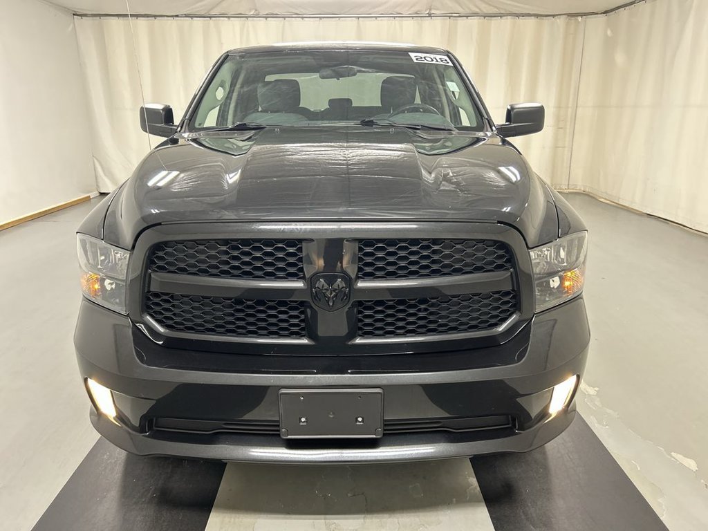Used 2018 RAM 1500 Express w/ Black Ram 1500 Express Group AWD/4WD image 3