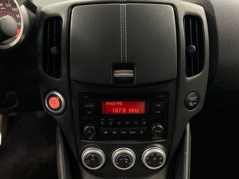 Used 2017 Nissan 370Z Touring image 24